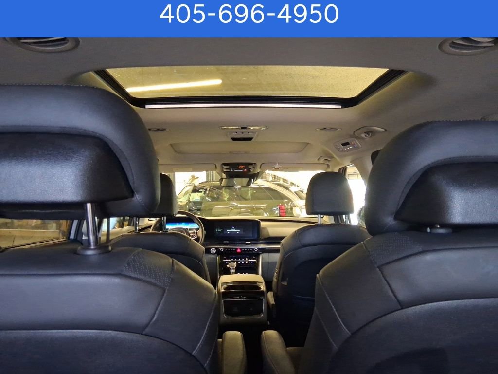 Used 2023 Kia Carnival SX Prestige image 15