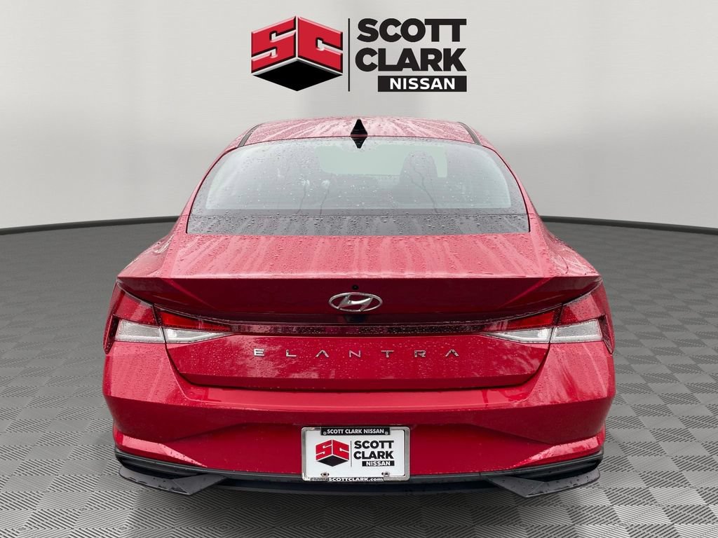 Used 2023 Hyundai Elantra SEL w/ Convenience Package FWD image 5
