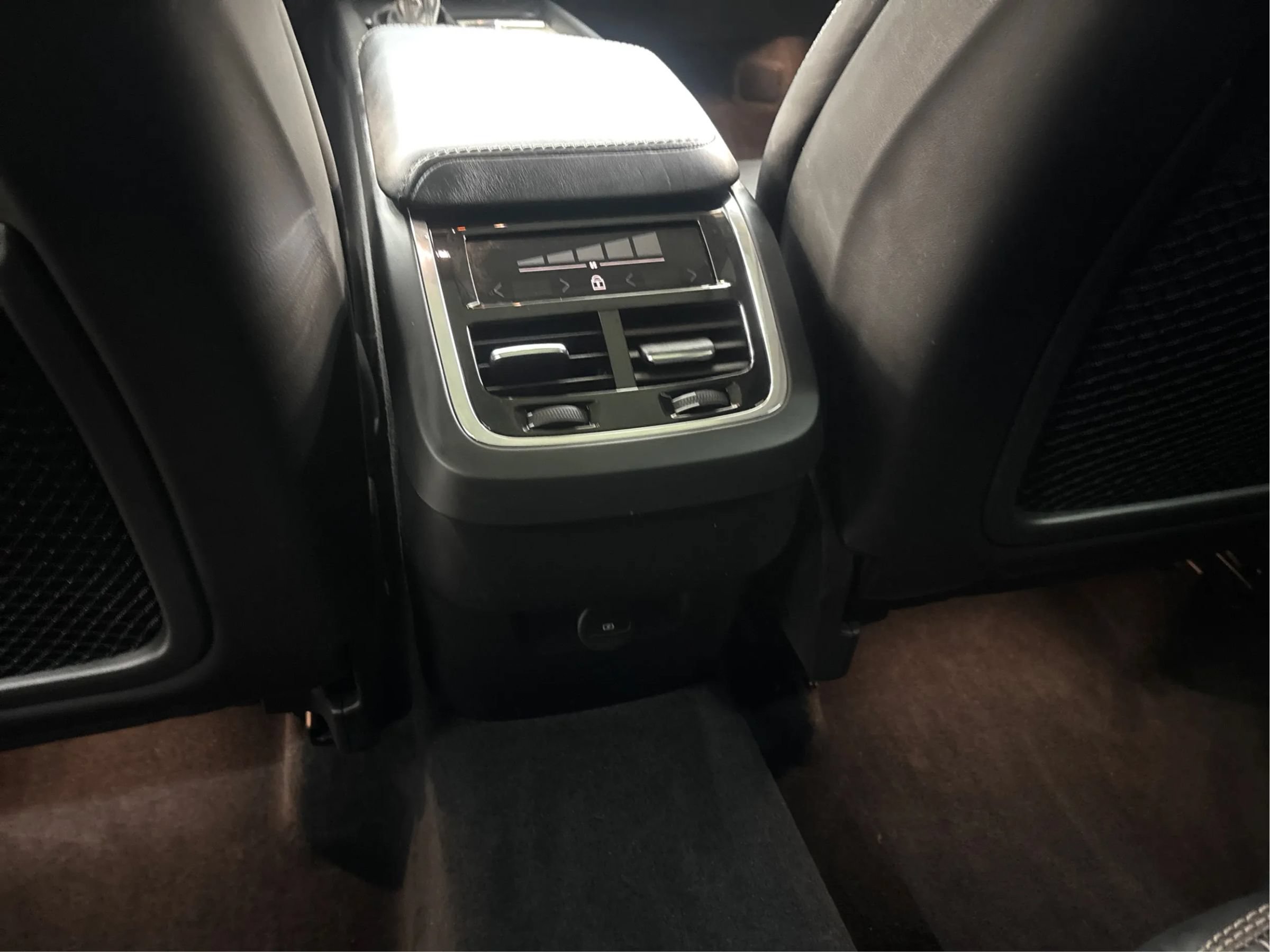 Used 2021 Volvo XC60 T5 Inscription w/ Protection Package AWD/4WD image 27