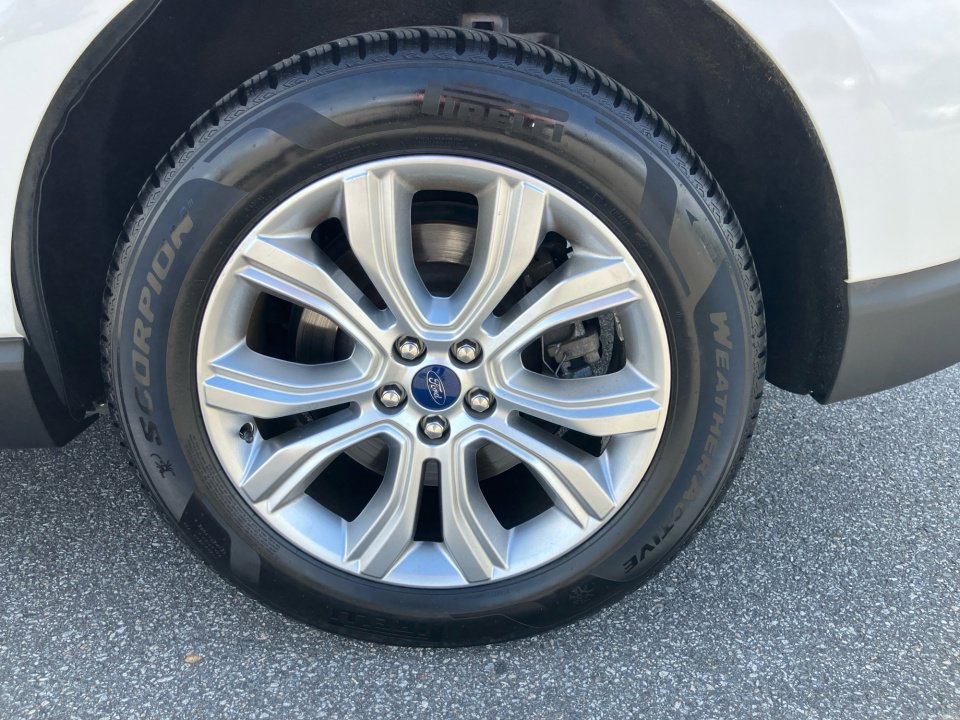 Used 2021 Ford Edge Titanium AWD/4WD image 26