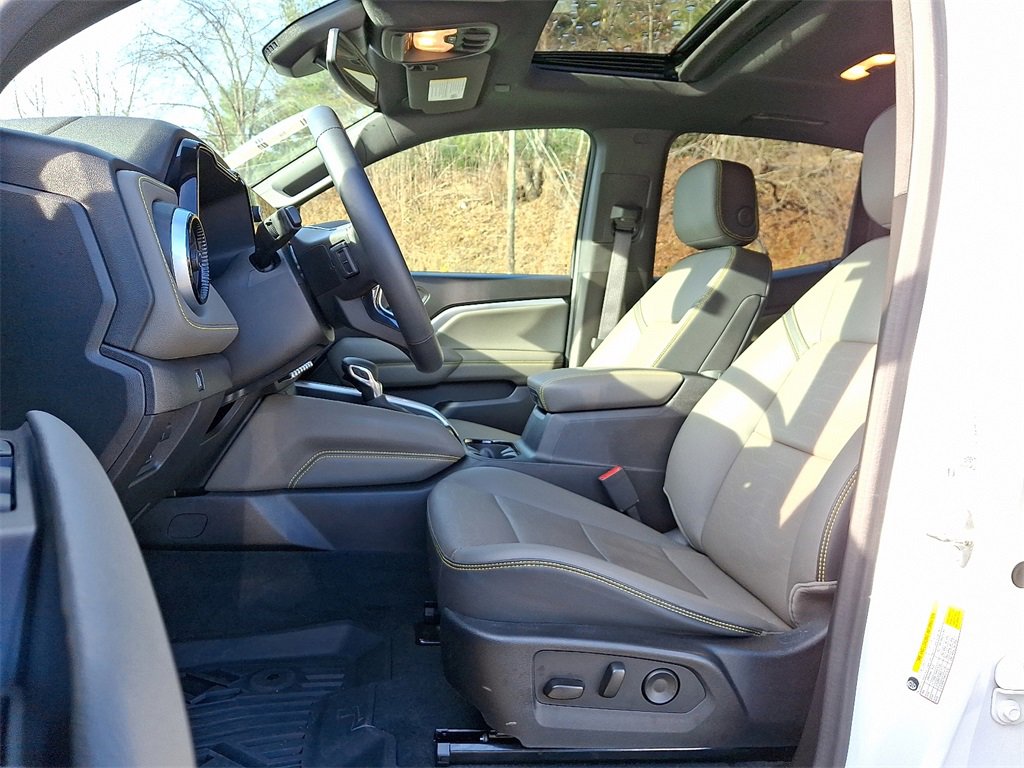 Used 2023 Chevrolet Colorado ZR2 w/ ZR2 Convenience Package III image 13