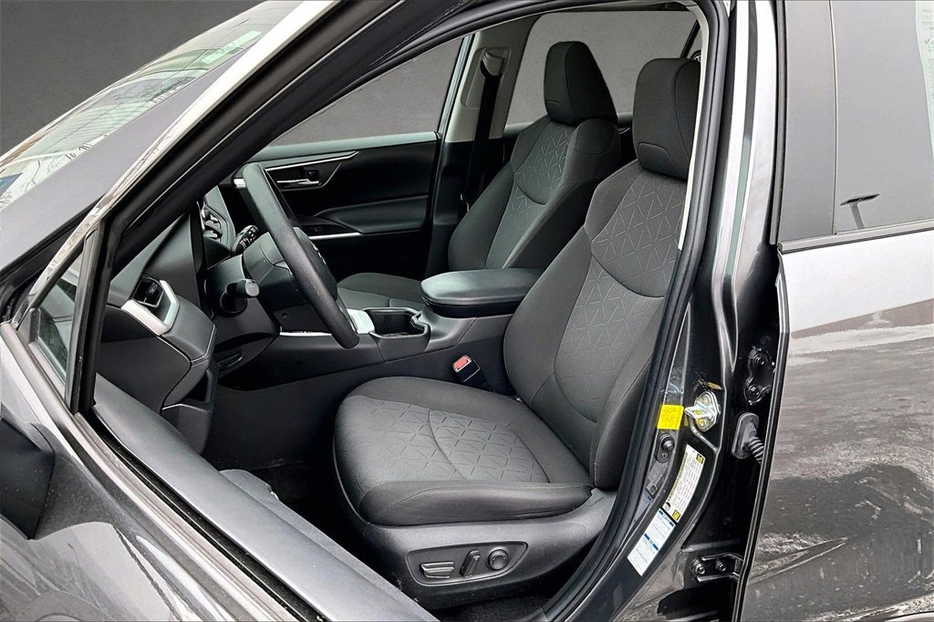 Used 2023 Toyota RAV4 XLE w/ Convenience Package image 21