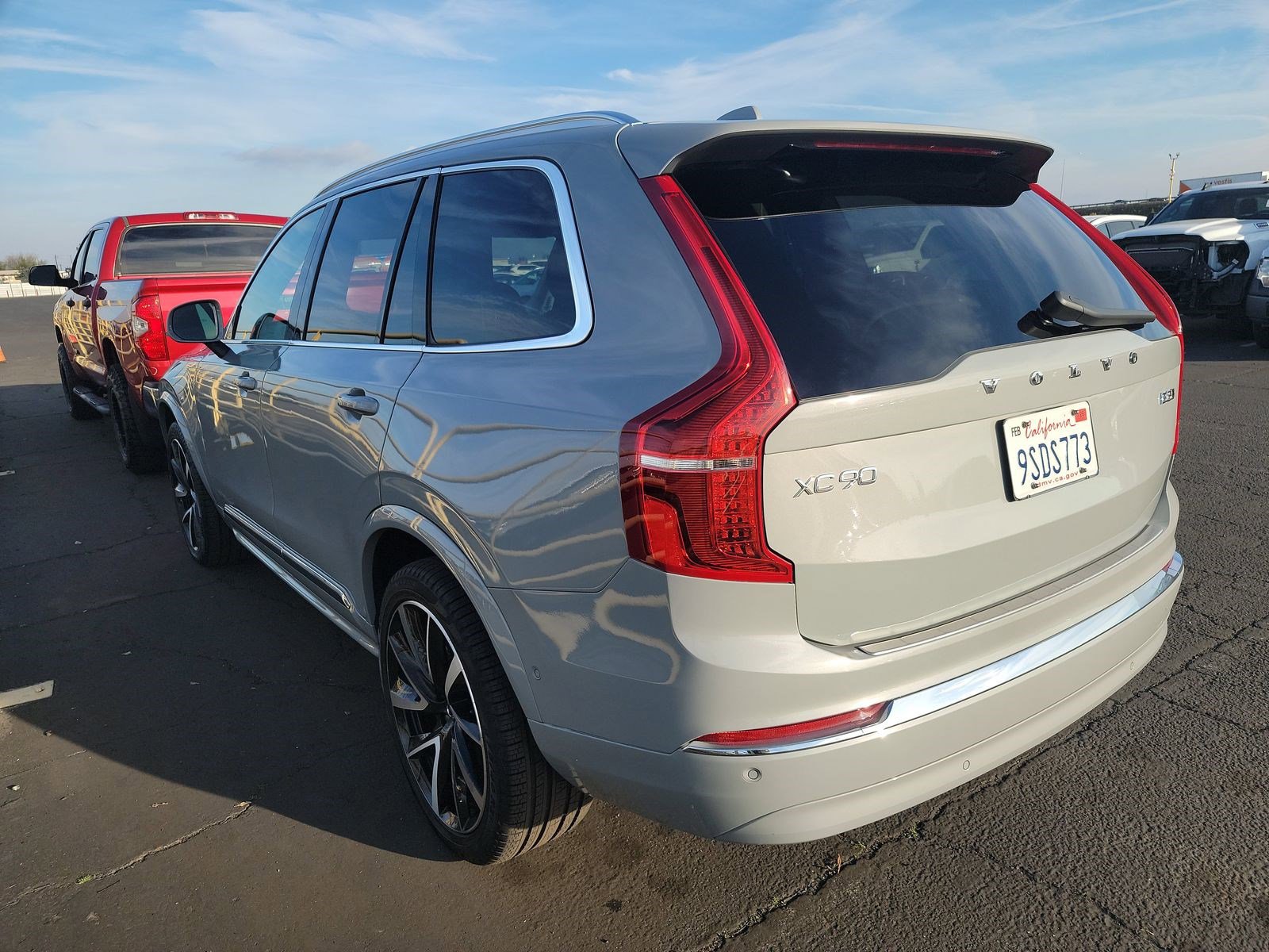 Used 2025 Volvo XC90 B5 Plus w/ Protection Package Premier AWD/4WD image 8