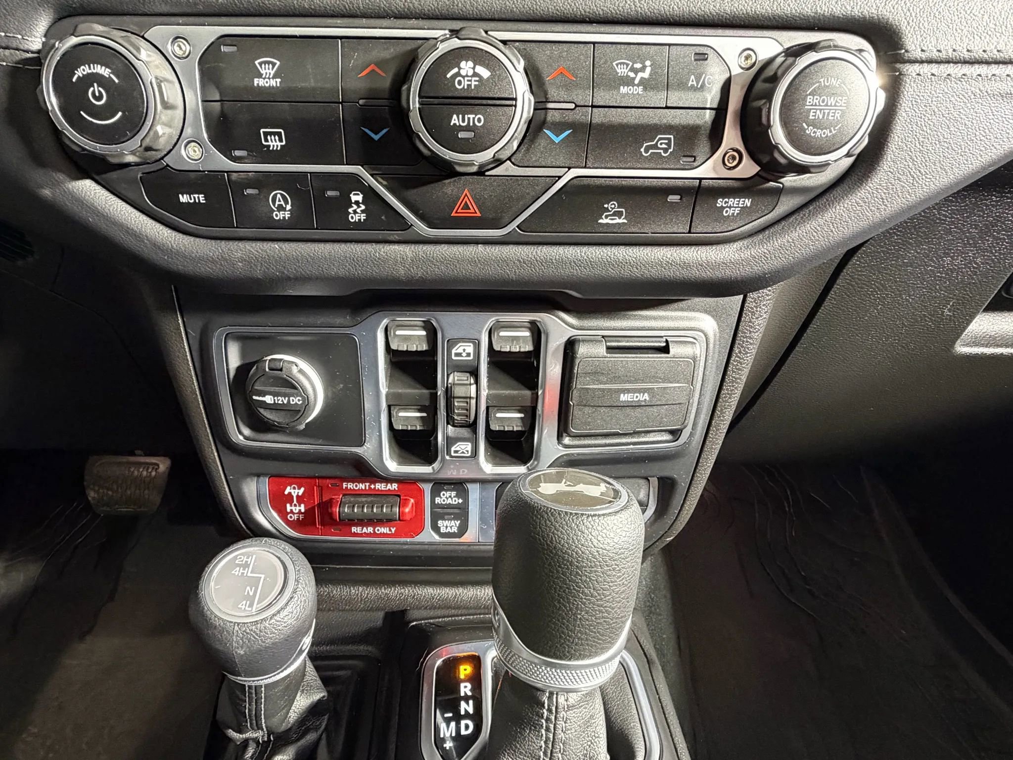 Used 2024 Jeep Wrangler Unlimited Rubicon image 21