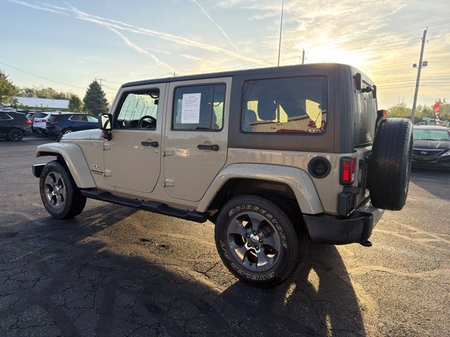 Used 2017 Jeep Wrangler Unlimited Sahara w/ Connectivity Group AWD/4WD image 5