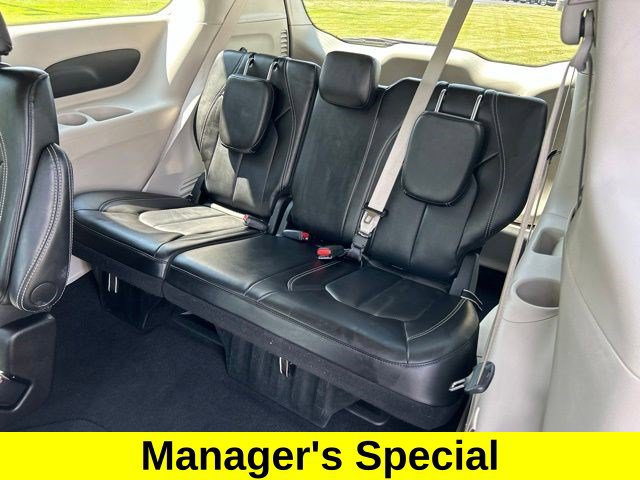 Used 2024 Chrysler Pacifica Touring-L FWD image 45