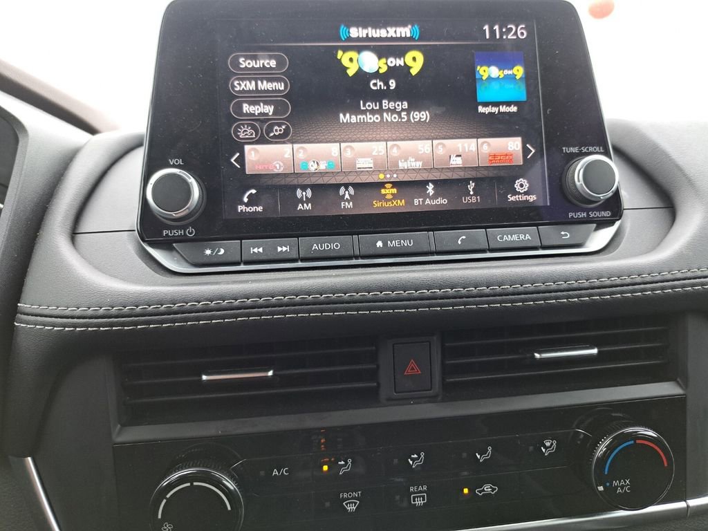 Used 2023 Nissan Rogue S image 10