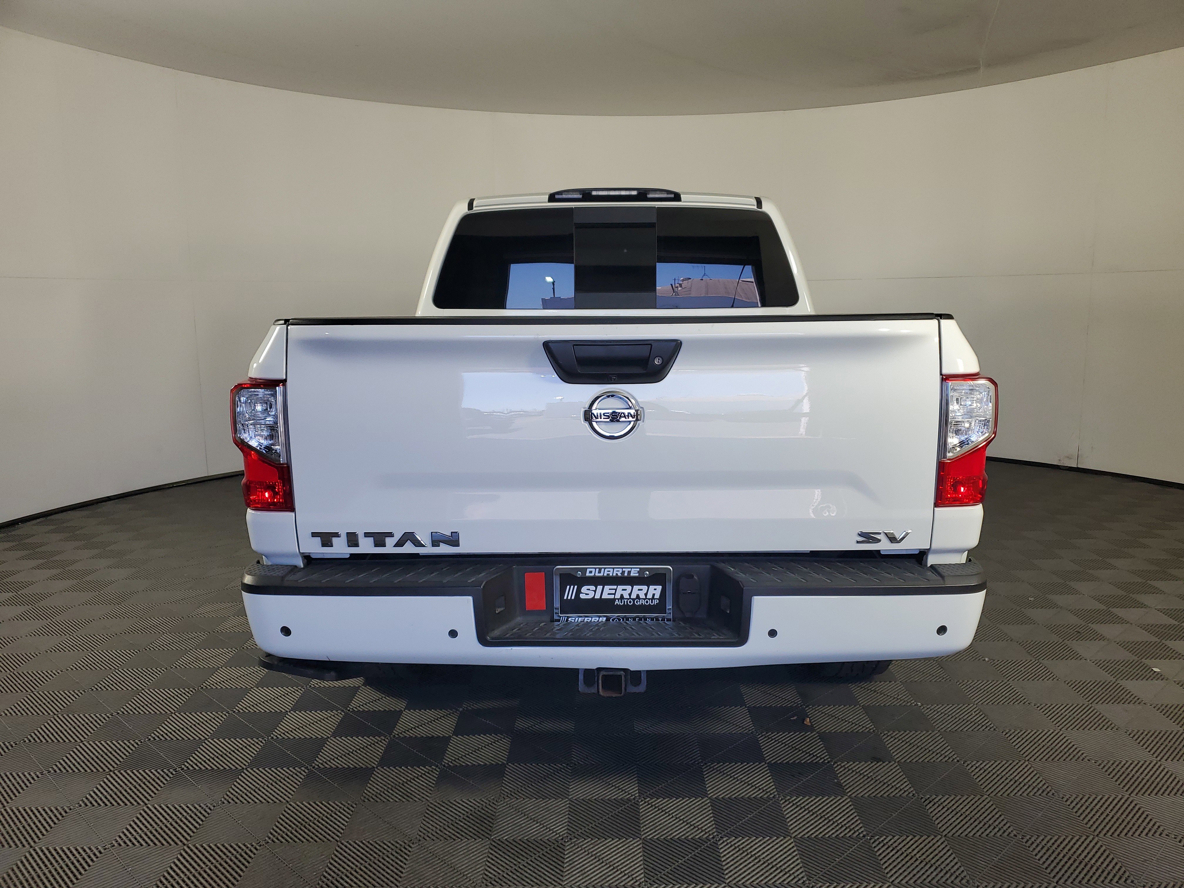 Used 2021 Nissan Titan SV w/ SV Convenience Package image 5