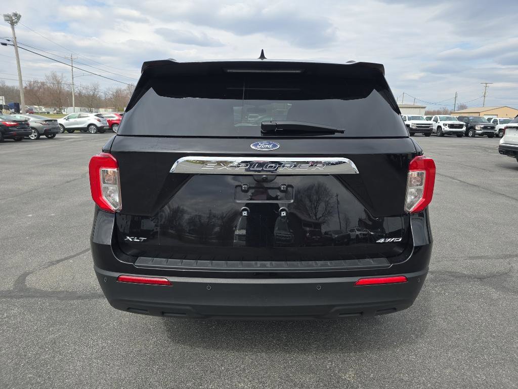 Used 2024 Ford Explorer XLT image 7