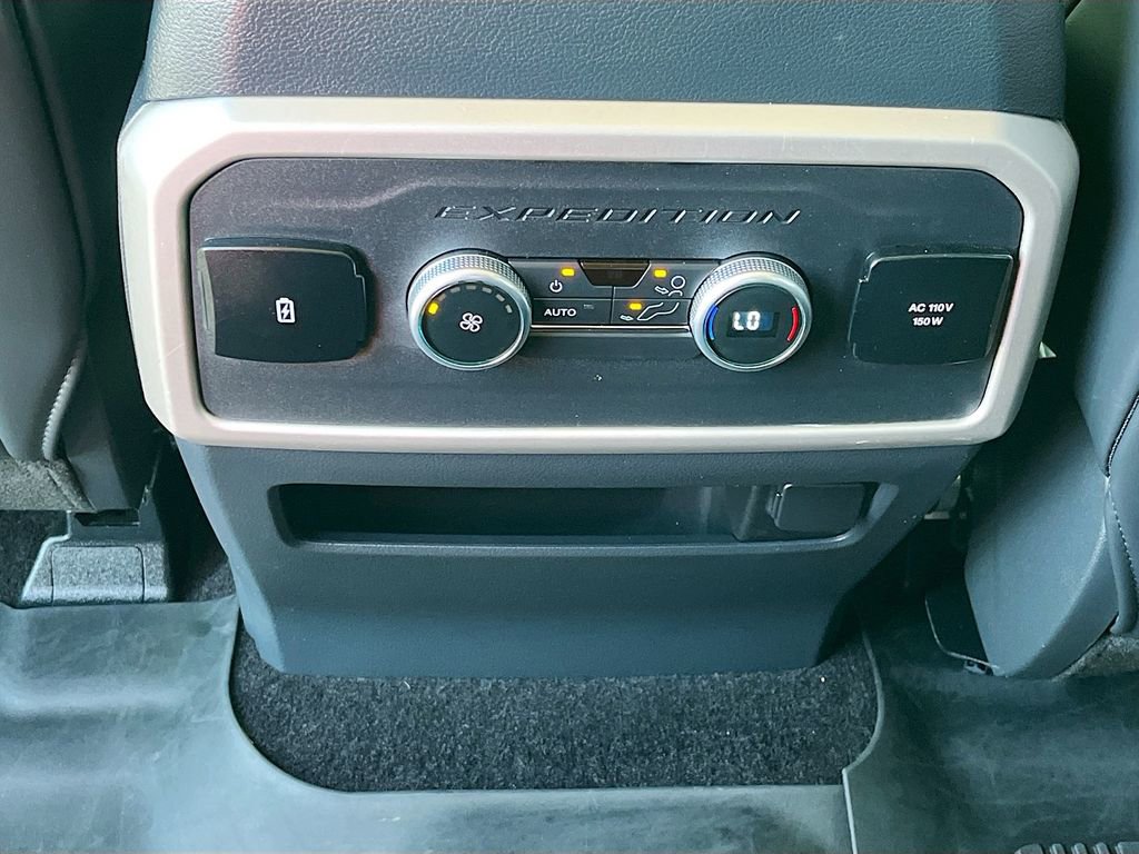 Used 2022 Ford Expedition XLT AWD/4WD image 26