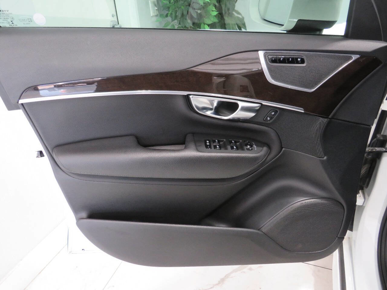 Used 2019 Volvo XC90 T6 Momentum w/ Protection Package Premier image 30