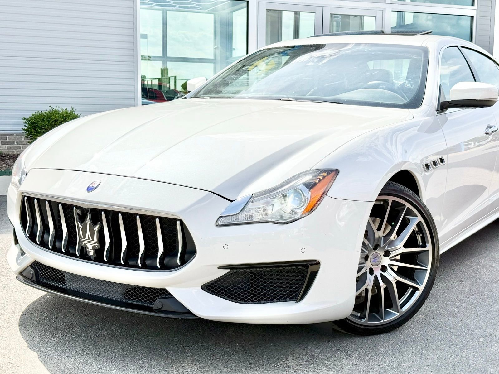 Used 2017 Maserati Quattroporte S GranSport RWD image 3