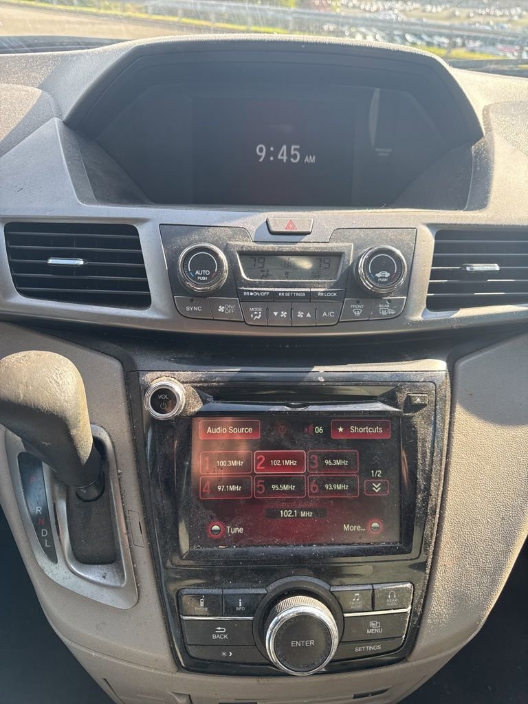 Used 2016 Honda Odyssey SE image 12