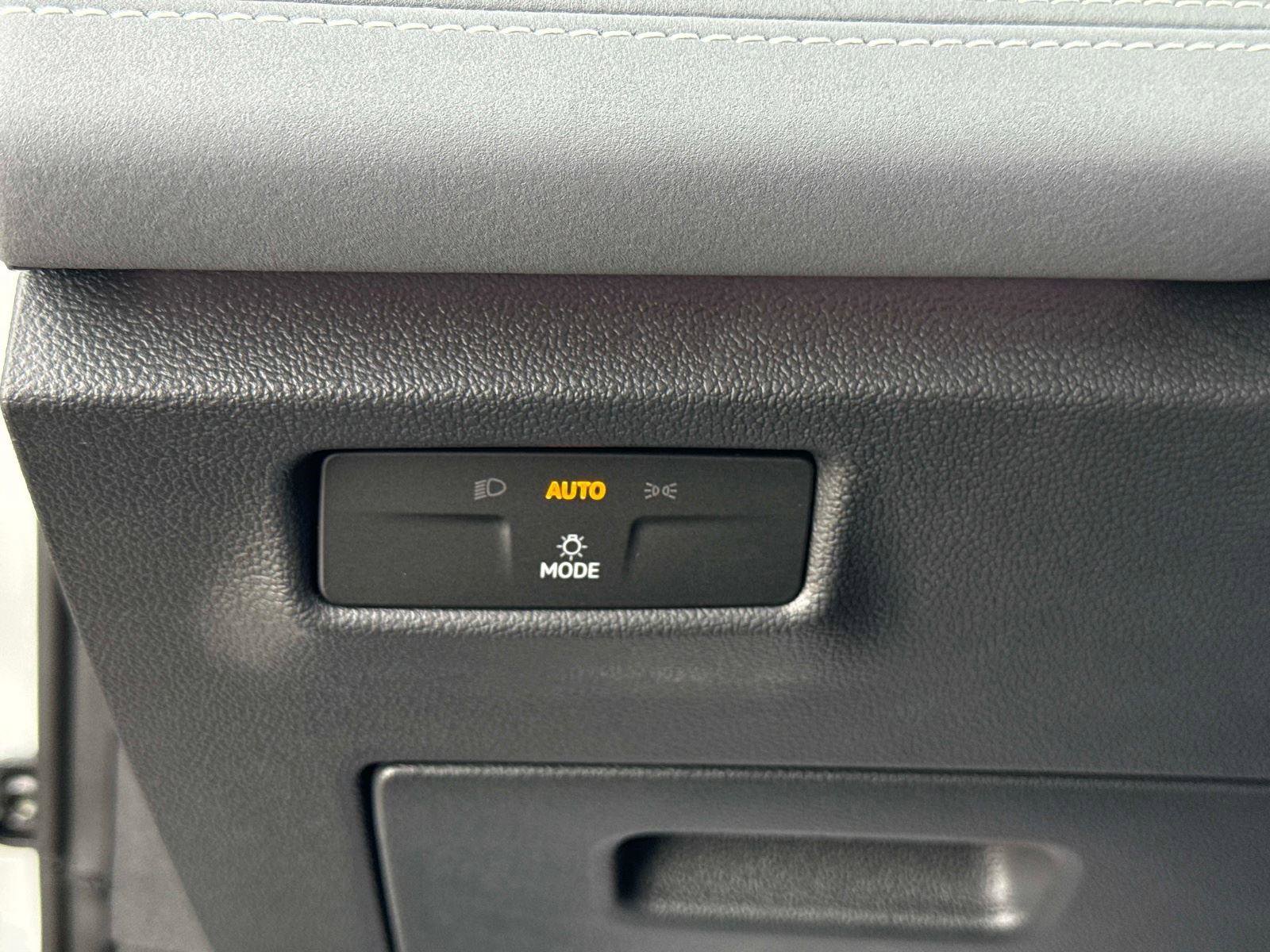 New 2026 Volkswagen Tiguan SE R-Line image 31