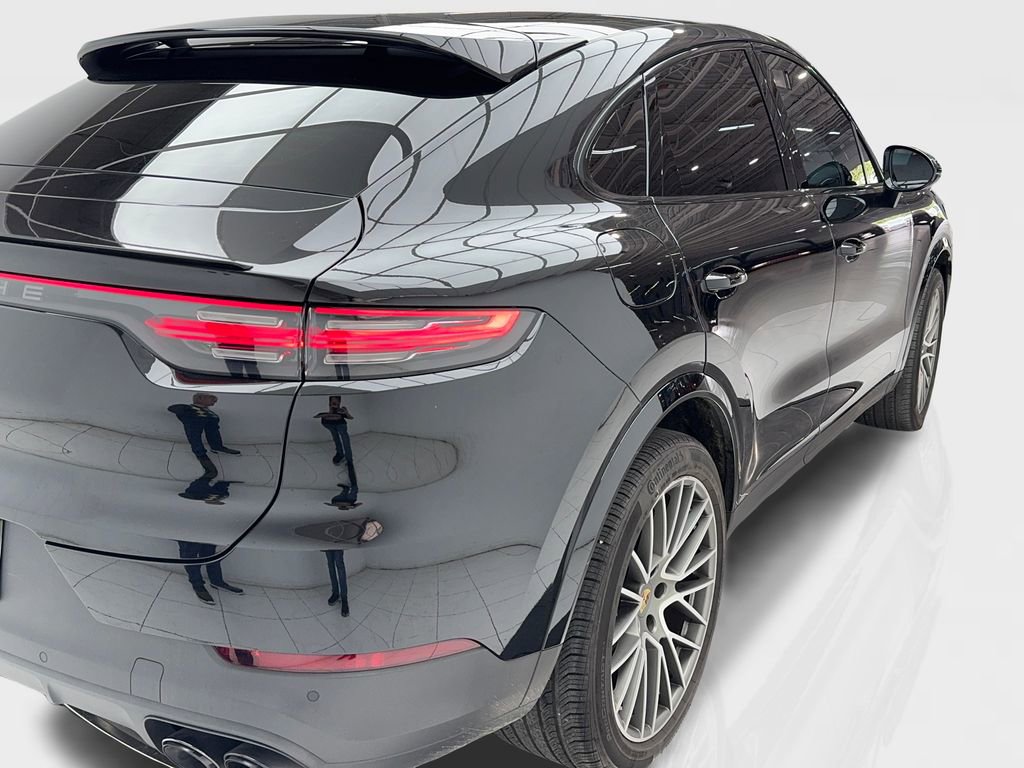 Used 2023 Porsche Cayenne Platinum Edition image 6