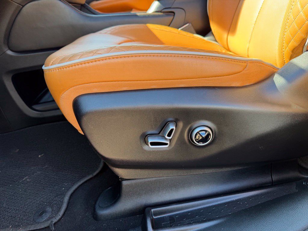 Used 2023 Chrysler Pacifica Pinnacle FWD image 15
