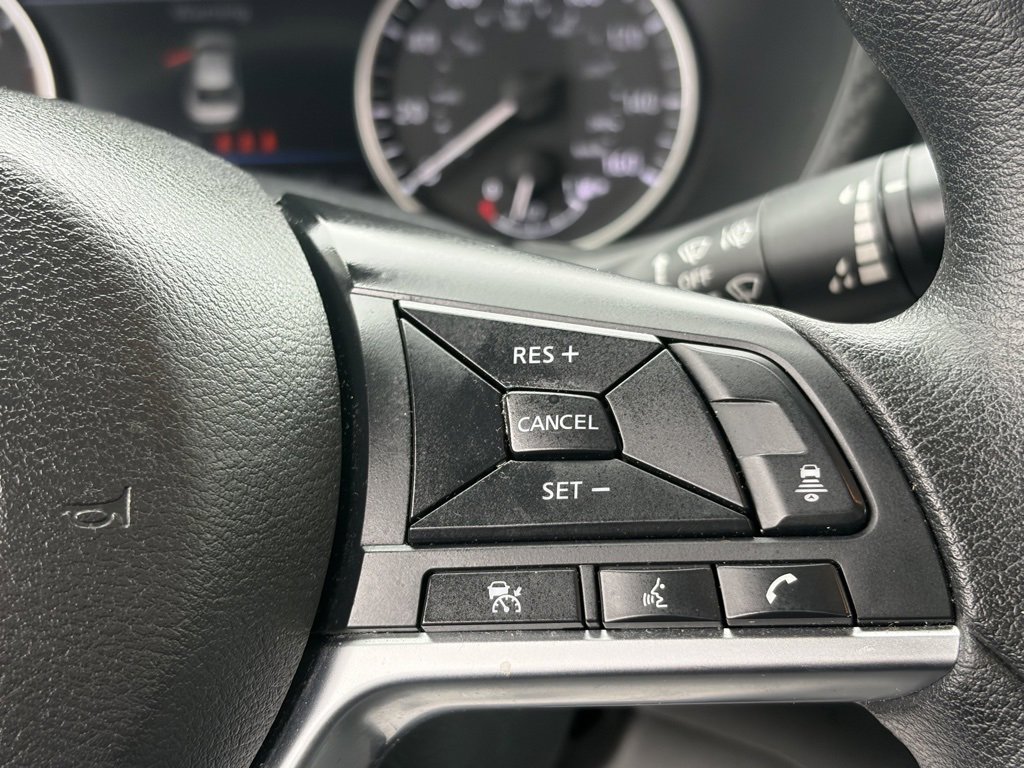 Used 2024 Nissan Sentra SV image 3