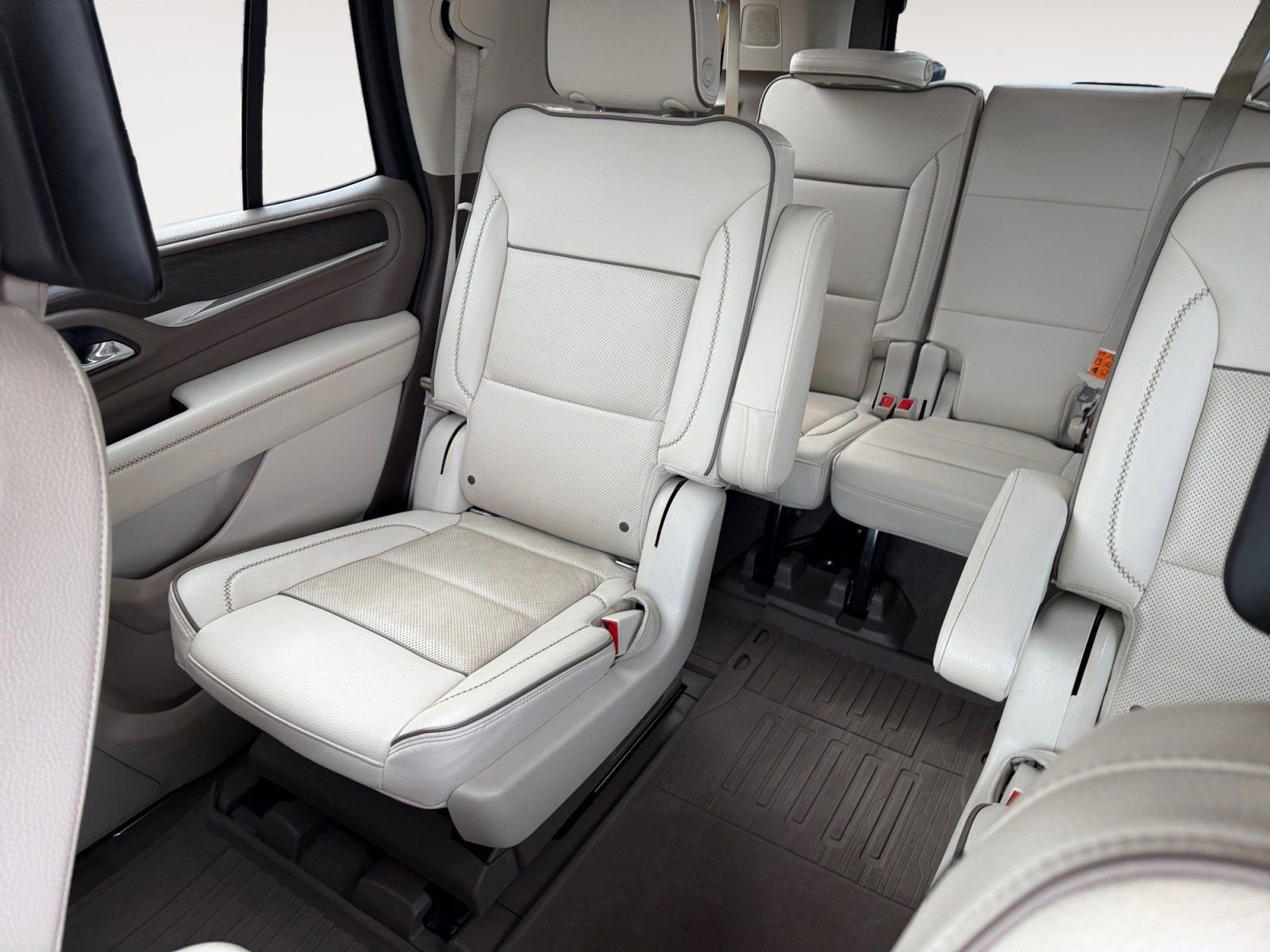 Used 2021 GMC Yukon Denali w/ Denali Premium Package image 13