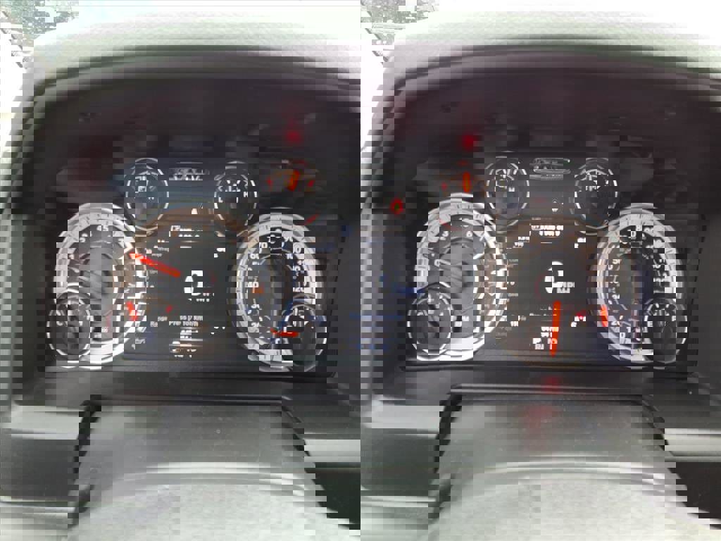 Used 2019 RAM 1500 Classic SLT w/ Luxury Group image 21