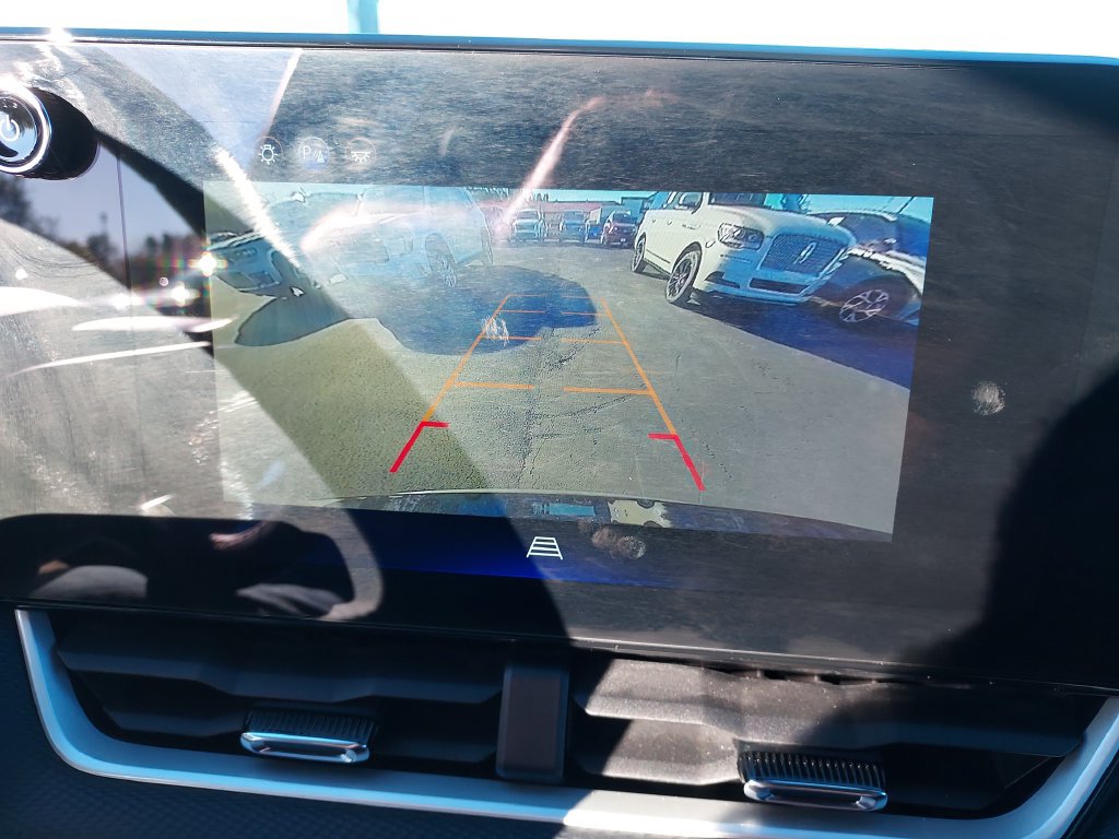 Used 2026 Chevrolet Equinox LT w/ Convenience Package II FWD image 23