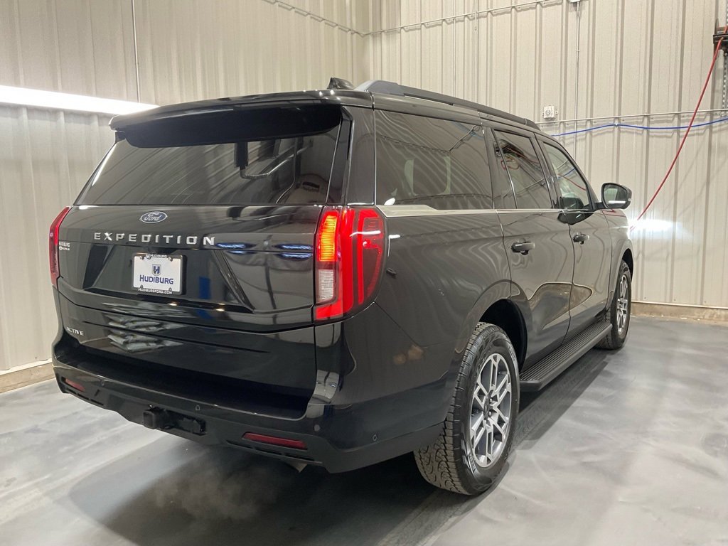 Used 2025 Ford Expedition Active image 25