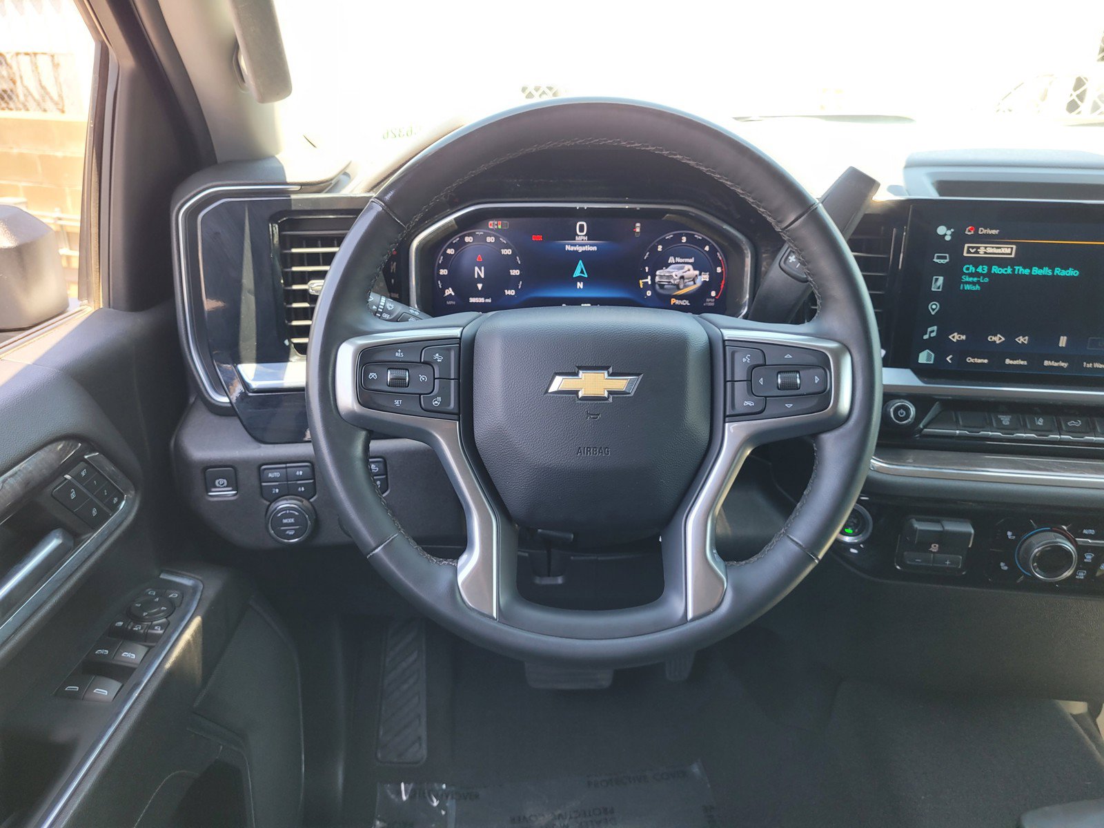 Used 2024 Chevrolet Silverado 2500 LTZ AWD/4WD image 15