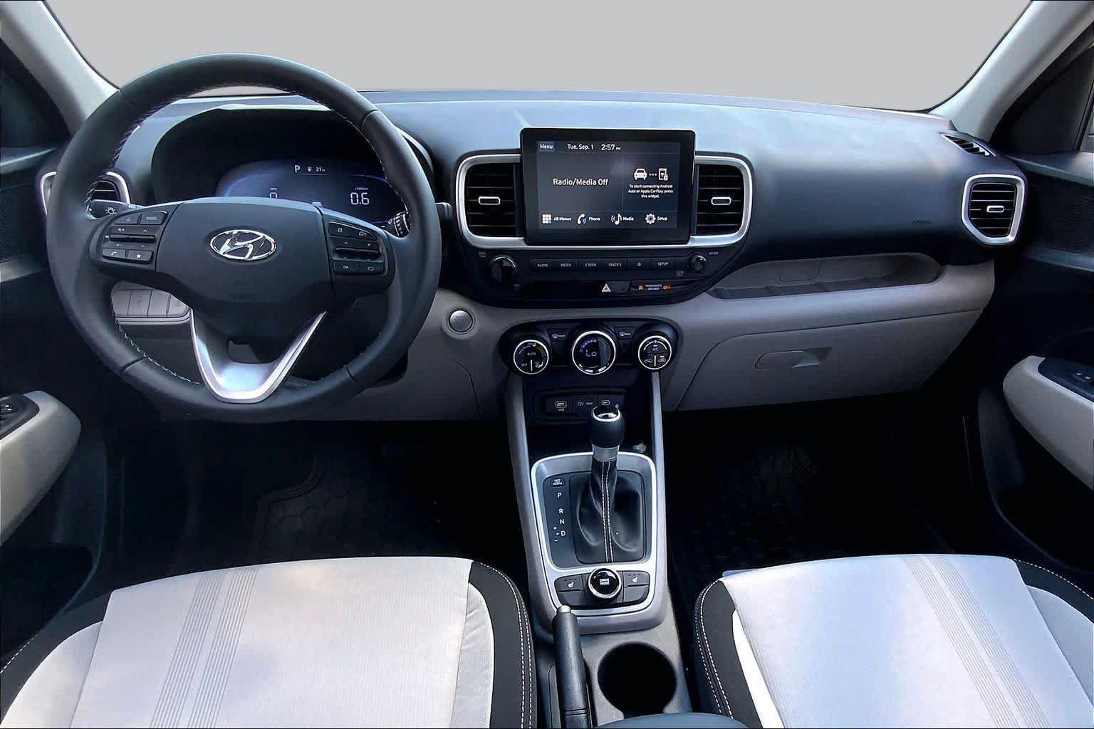New 2026 Hyundai Venue SEL FWD image 5