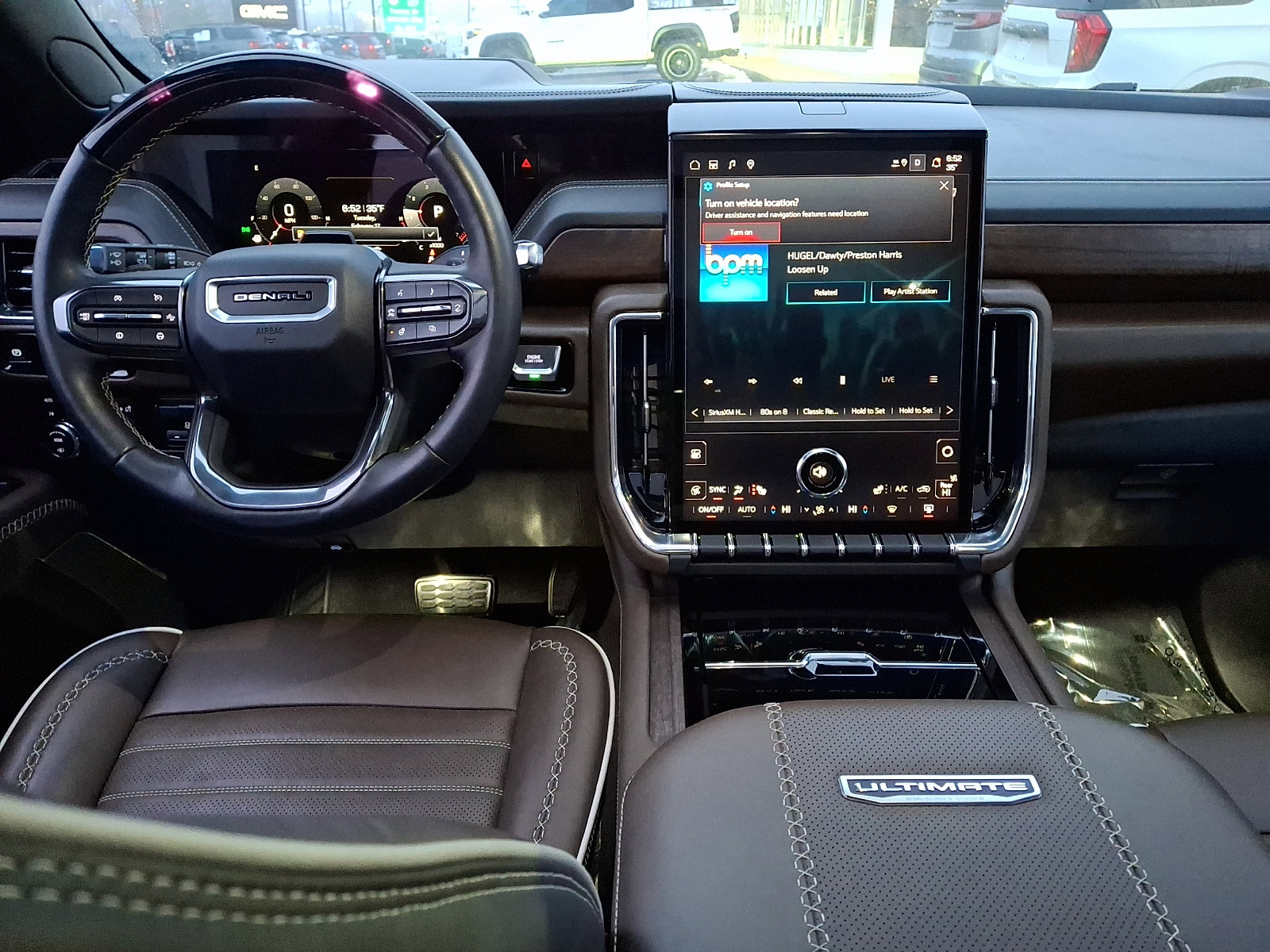 Certified 2025 GMC Yukon XL Denali Ultimate w/ LPO, Illumination Package image 15