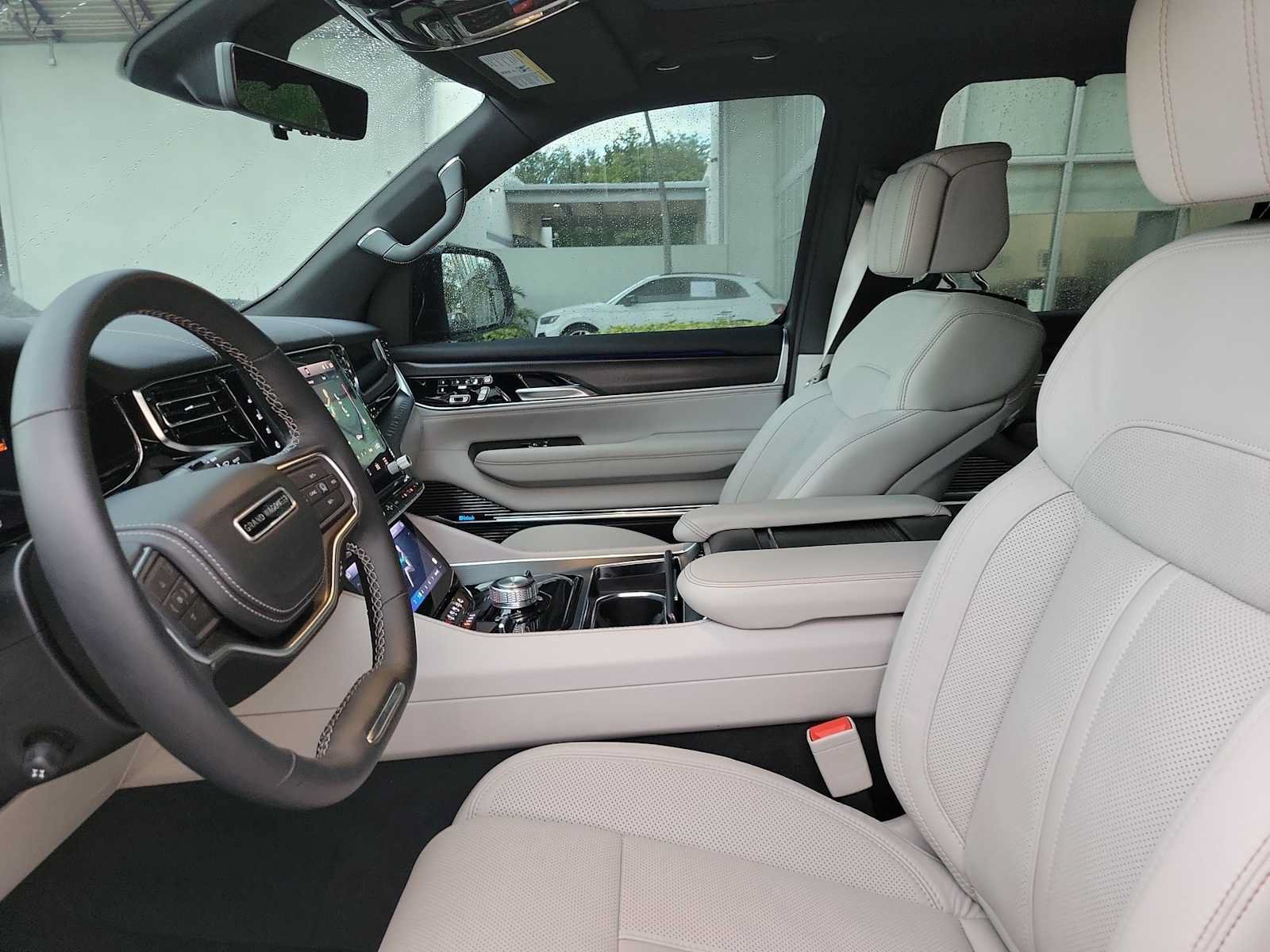 Used 2026 Jeep Grand Wagoneer Summit w/ Premium Group III AWD/4WD image 19