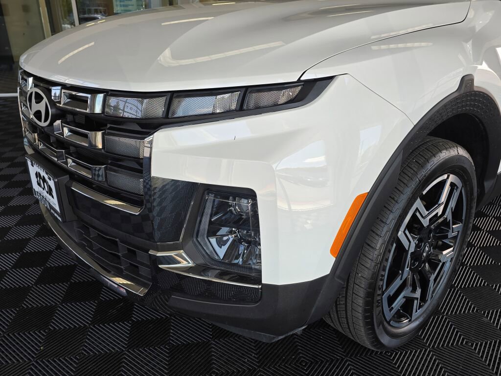 Used 2025 Hyundai Santa Cruz Limited image 11