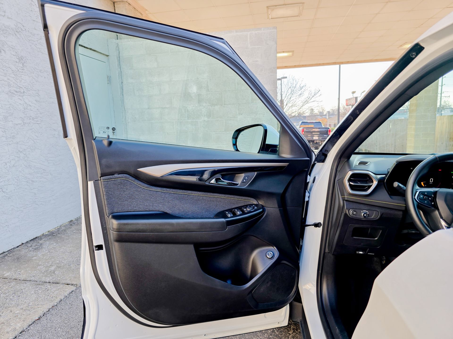 Used 2024 Chevrolet TrailBlazer ACTIV w/ Convenience Package image 31