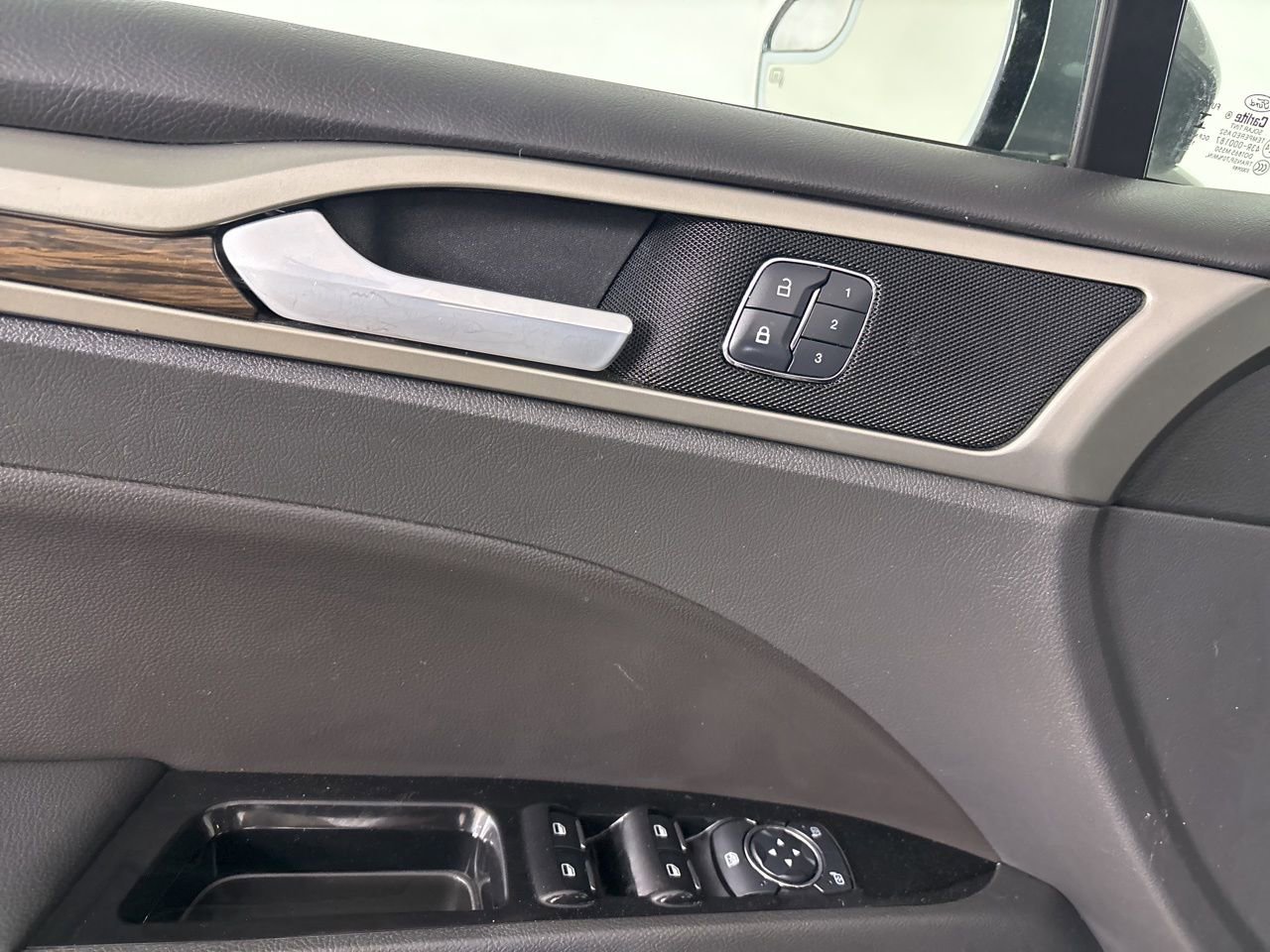 Used 2014 Ford Fusion SE w/ Equipment Group 202A image 9