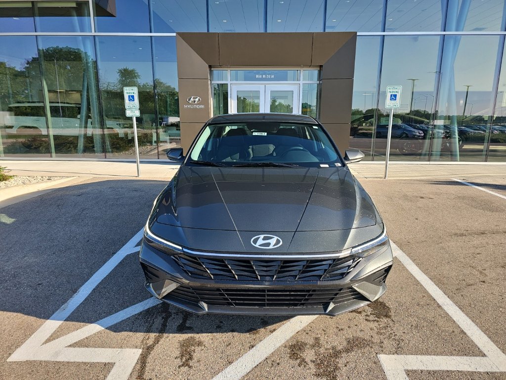 New 2026 Hyundai Elantra SE FWD image 8