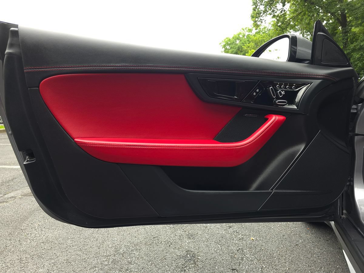 Used 2023 Jaguar F-TYPE R AWD/4WD image 17