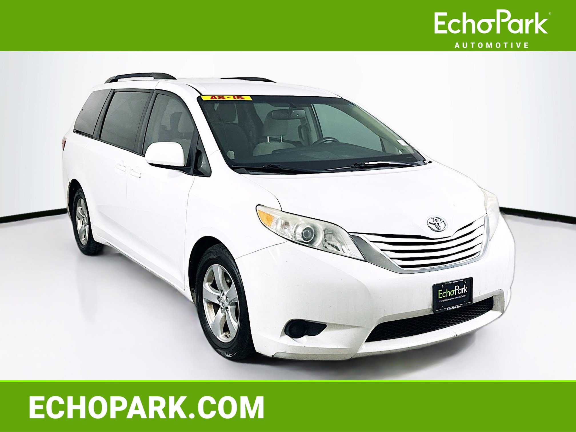 Used 2017 Toyota Sienna LE image 1
