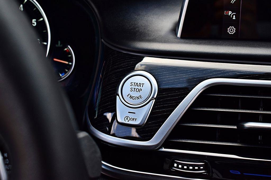 Used 2019 BMW 740i w/ Executive Package RWD image 38