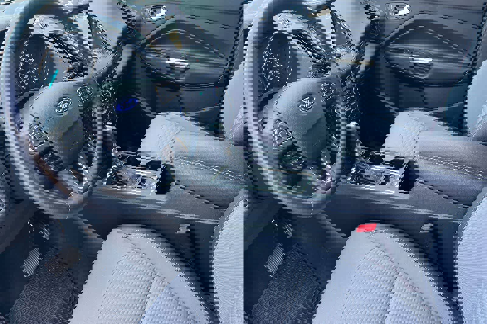 Used 2018 Ford Escape SE w/ SE Sport Appearance Package image 14