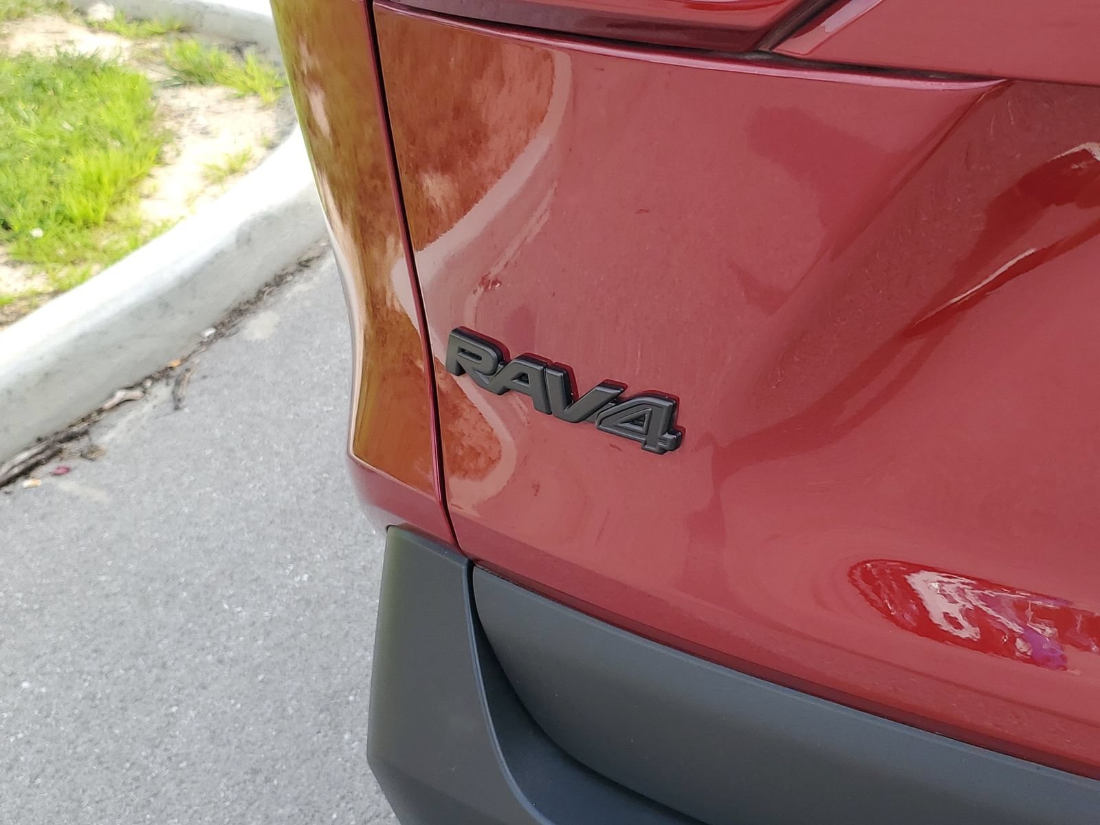 Certified 2024 Toyota RAV4 LE AWD/4WD image 7
