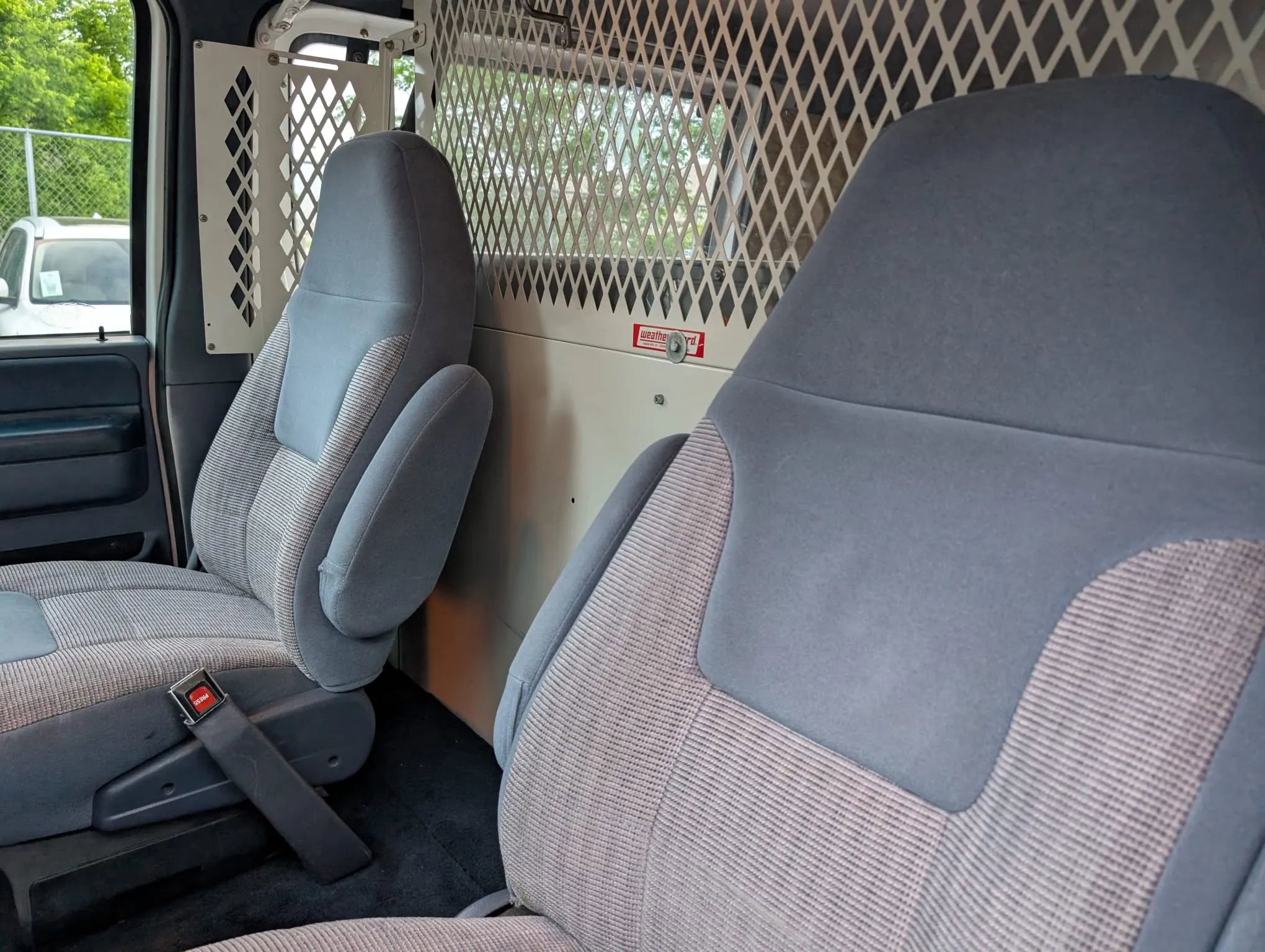 Used 1995 Ford E-250 and Econoline 250 Heavy-Duty image 20