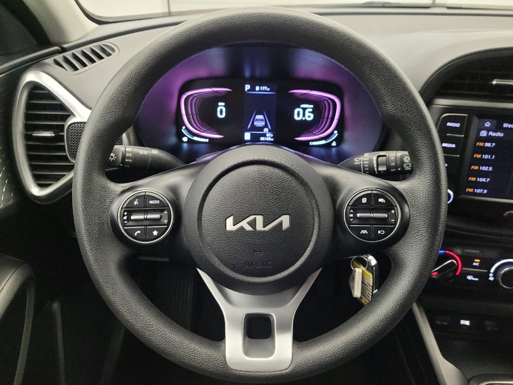 Used 2023 Kia Soul LX w/ LX Technology Package FWD image 22