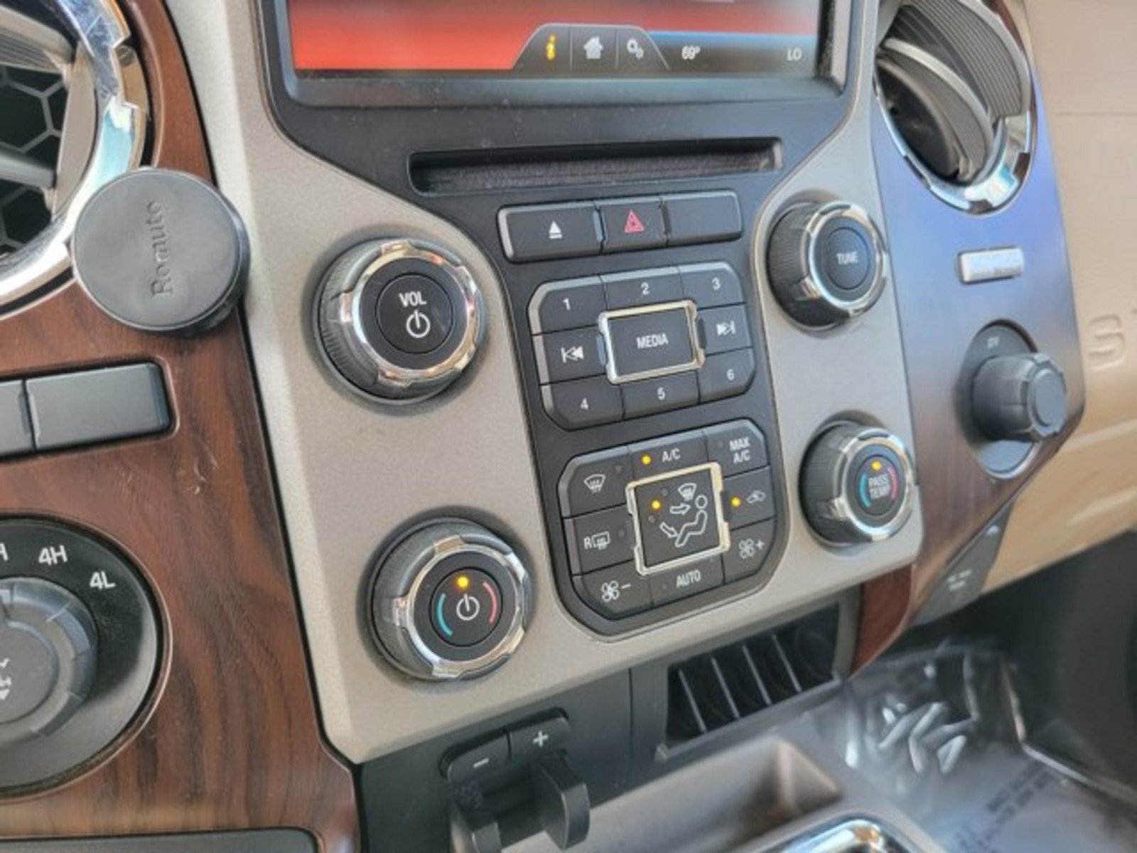 Used 2015 Ford F250 Lariat w/ Chrome Package AWD/4WD image 22