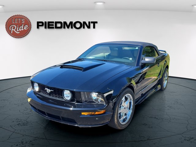 Used 2005 Ford Mustang GT Premium RWD image 1