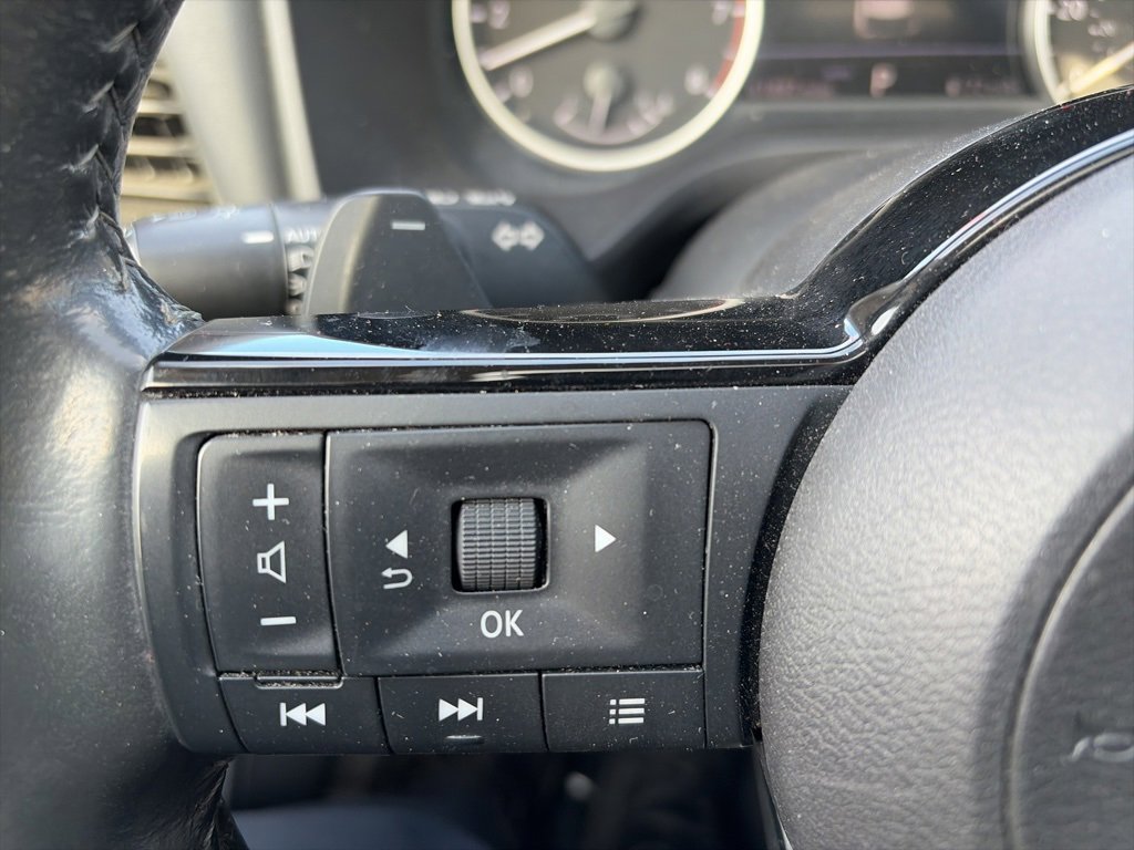 Used 2023 Nissan Rogue SL w/ SL Premium Package image 33