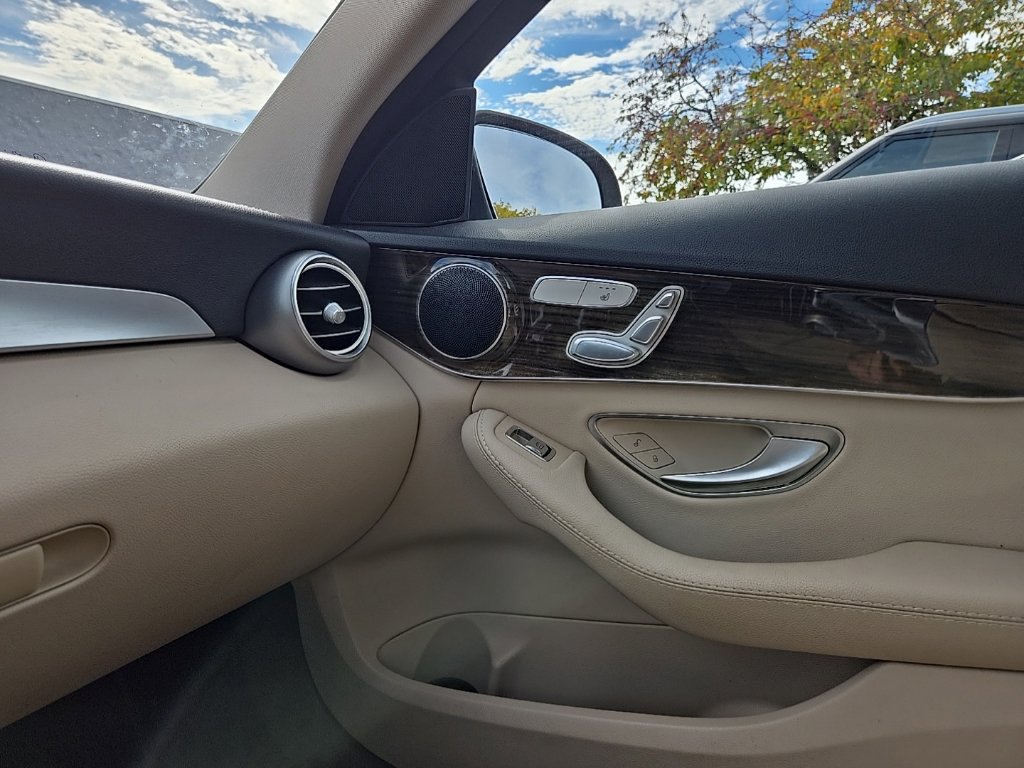 Used 2018 Mercedes-Benz C 300 4MATIC Sedan image 24