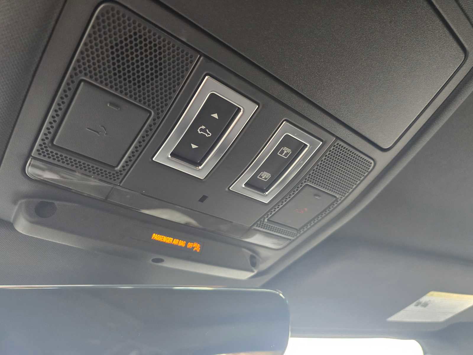 Used 2022 Land Rover Defender 110 X-Dynamic HSE image 33