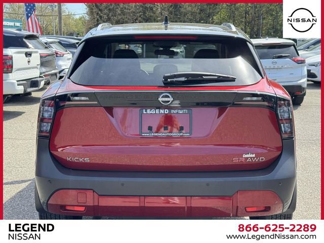 Used 2025 Nissan Kicks SR AWD/4WD image 6