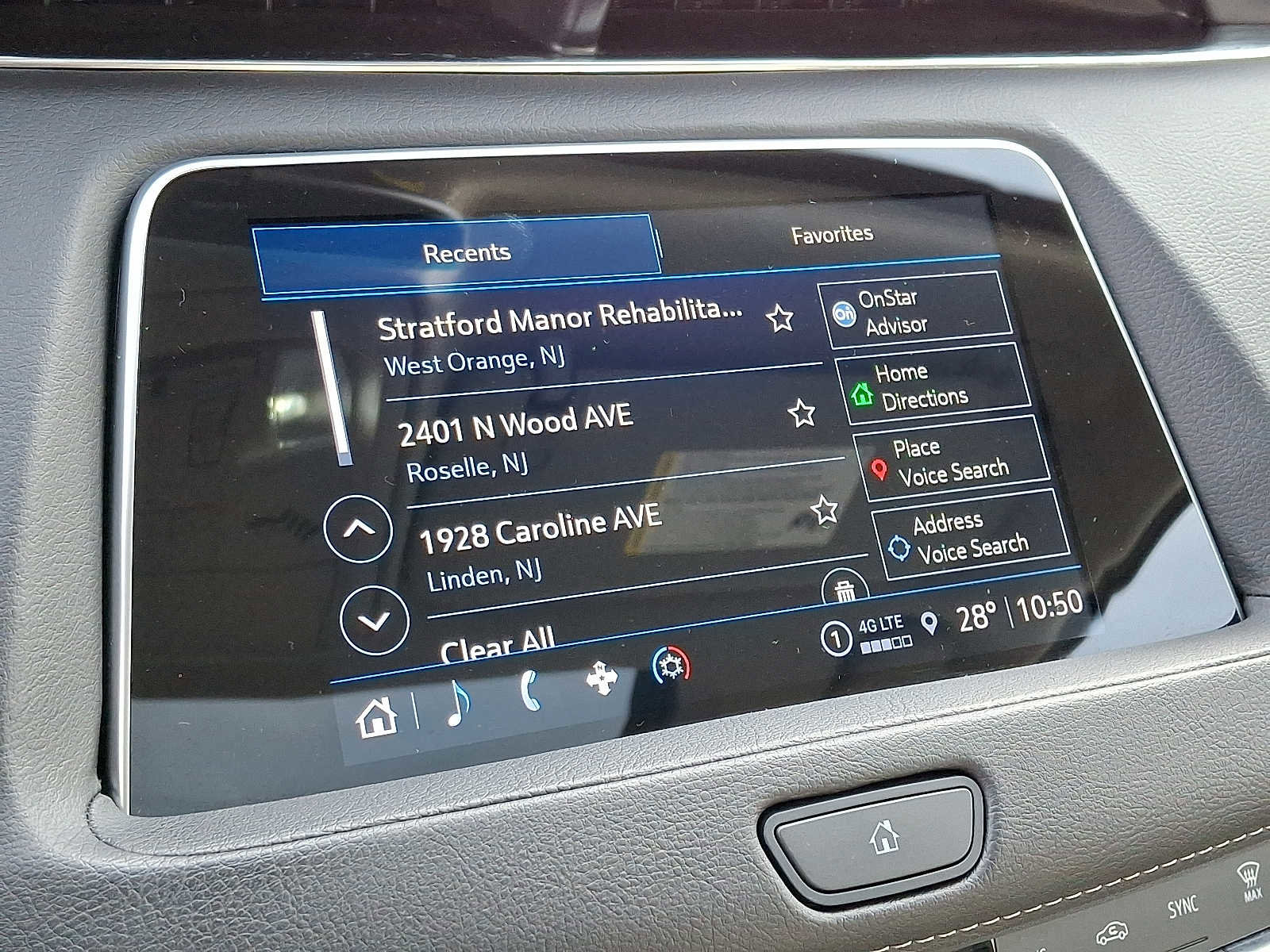 Used 2023 Cadillac XT4 Luxury w/ Cold Weather Package image 18