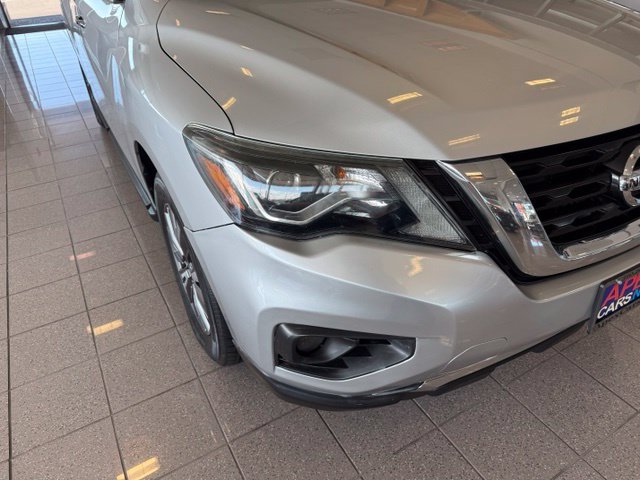 Used 2018 Nissan Pathfinder SV AWD/4WD image 9