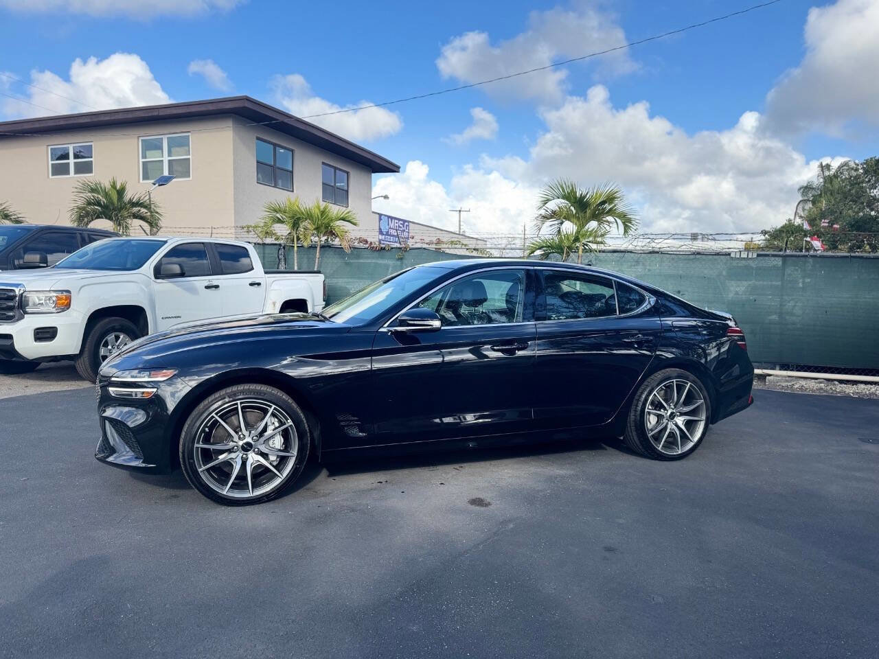 Used 2025 Genesis G70 2.5T image 4
