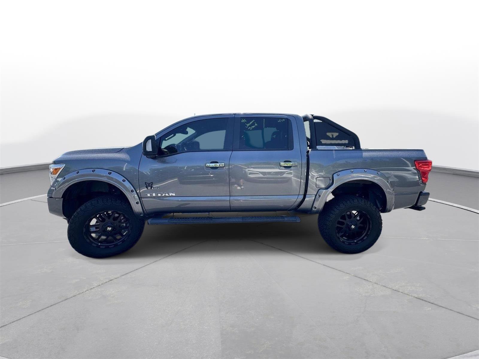 Used 2021 Nissan Titan SV w/ SV Convenience Package AWD/4WD image 9